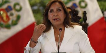 La presidenta de Perú, Dina Boluarte, mostró este viernes su disposición a acudir a la citación de la Fiscalía (Foto: EFE)