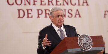 El presidente de México, Andrés Manuel López Obrador, habla hoy durante su conferencia de prensa matutina en Palacio Nacional, en Ciudad de México (México). EFE/Sáshenka Gutiérrez