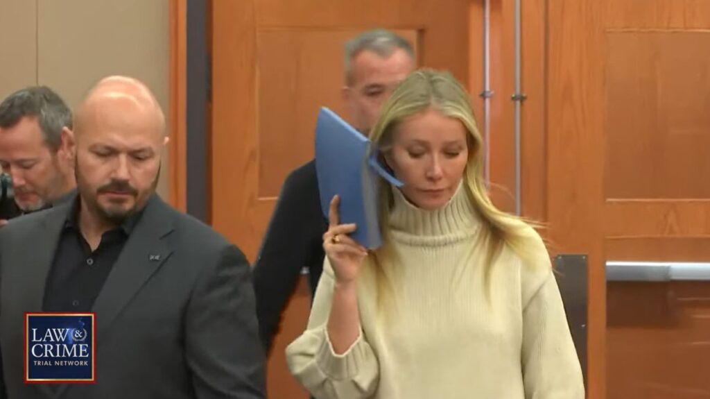 No está claro si Paltrow subirá al estrado, pero su abogado le dijo al jurado que algunos familiares que estaban esquiando con ella en el momento del incidente testificarán. (Foto: Redes)