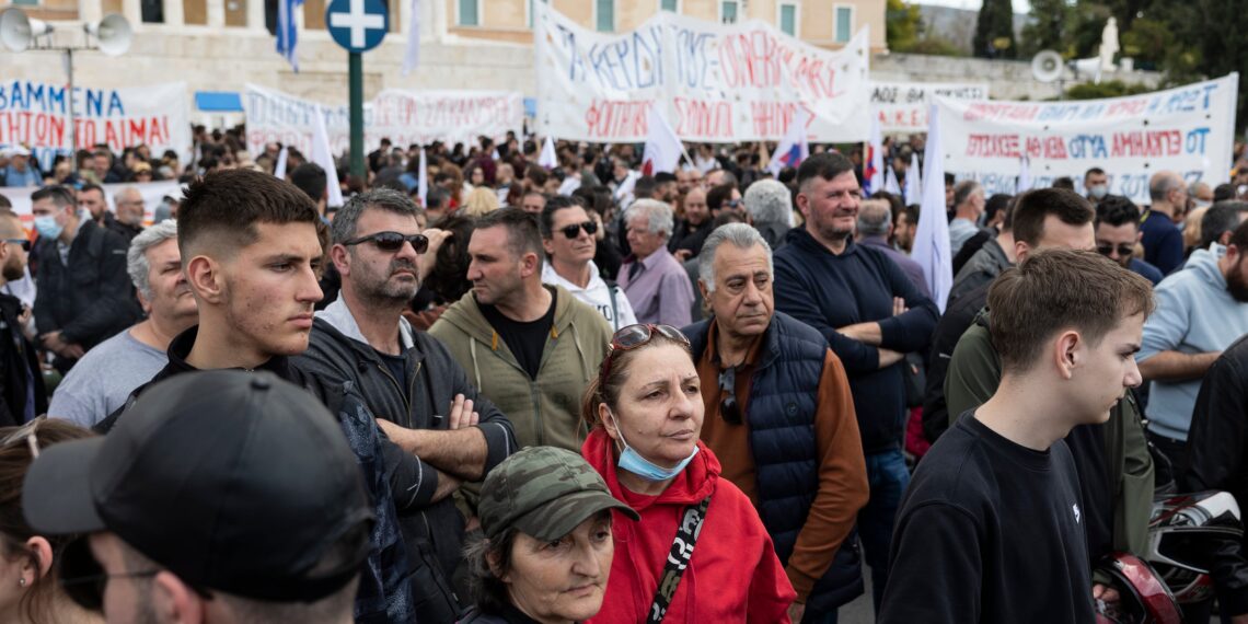 Protestas en Grecia por accidente ferroviario de Larissa (Fotografía: Independent en Español)