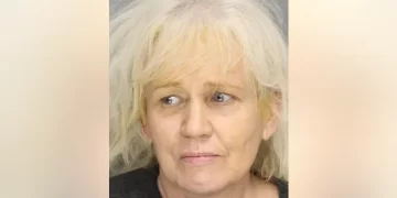 Tracy Lynn Allen, de 54 años, de Dallas, Georgia, fue arrestada esta semana (Foto: Oficina del Sheriff del Condado de Cobb)