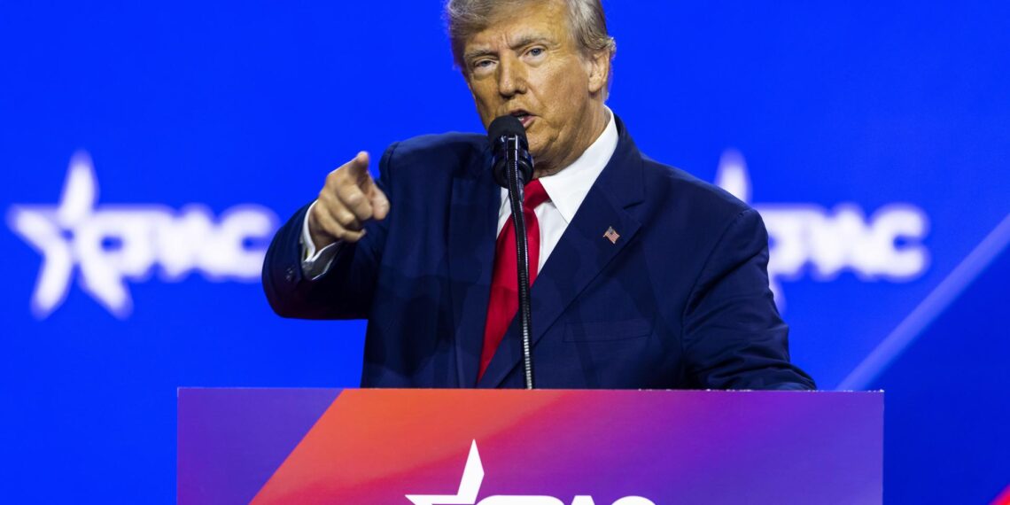 Imagen de archivo del expresidente republicano estadounidense Donald Trump (2017-2021).EFE/JIM LO SCALZO