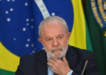El Presidente de Brasil, Luiz Inácio Lula da Silva, participó en el lanzamiento de la plataforma "Manos a la Obra", en el Palacio del Planalto, en Brasília (Foto: EFE)