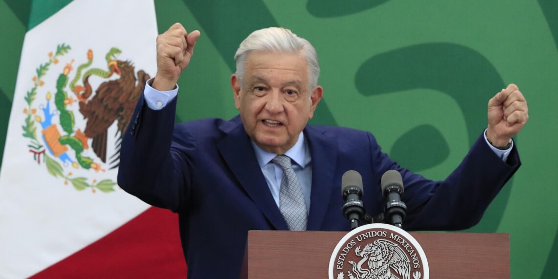 El presidente de México, Andrés Manuel López Obrador, habla hoy durante su conferencia de prensa matutina en el Centro de Inteligencia de la Secretaria de Seguridad y Protección Ciudadana, en Ciudad de México (México). Imagen de archivo. EFE/Mario Guzmán