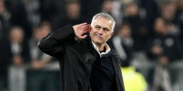 Manchester United's Portuguese manager Jose Mourinho gestures towards the public at the end of the UEFA Champions League group H football match Juventus vs Manchester United at the Allianz stadium in Turin on November 7, 2018. (Photo by Marco BERTORELLO / AFP)