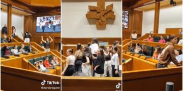 Al ritmo de Ron Cola de Rauw Alejandro, el enorme grupo ha llenado al completo la sala y ha llevado los típicos pasos de baile de TikTok a todos los rincones del parlamento. (Foto: 20minutos)
