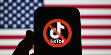 TikTok tiene unos 100 millones de usuarios en Estados Unidos y se ha convertido en poco tiempo en una de las redes sociales más populares del mundo, especialmente entre los adolescentes. (Foto: BBC)