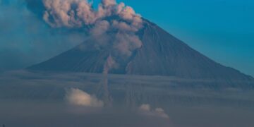 Vista de archivo del volcán Sangay. EFE/José Jácome