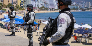 Elementos de la Guardia Nacional durante el operativo "Fuerza de Tarea Conjunta México" en Acapulco, Guerrero (México).
CARLOS ALBERTO CARBAJAL / CUARTOSCURO