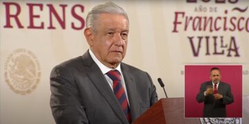 El presidente de México, Andrés Manuel López Obrador, durante su conferencia de prensa matutina en el Palacio Nacional de Ciudad de México (México) el 18 de abril de 2023. Captura de pantalla de YouTube/AMLO