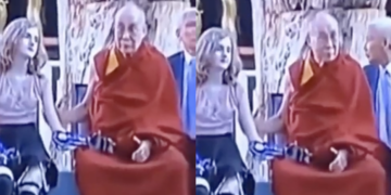 Sale a la luz un polémico nuevo vídeo del Dalai Lama tocando de forma inapropiada a una niña (Foto: La Vanguardia)