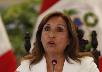 La presidenta del Perú, Dina Boluarte, en una fotografía de archivo. EFE/ Paolo Aguilar