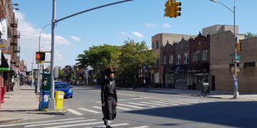 Imagen de archivo de un judío ultraortodoxo en la zona de Brooklyn, en Nueva York. EFE/Jorge Fuentelsaz