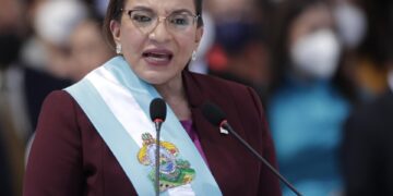 Fotografía de archivo en la que se registró a la presidenta de Honduras, Xiomara Castro, en Tegucigalpa (Honduras). EFE/Bienvenido Velasco