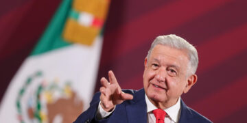 El presidente de México, Andrés Manuel López Obrador, durante una rueda de prensa hoy, en Palacio Nacional de la Ciudad de México (México). EFE/Isaac Esquivel