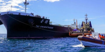 El objetivo de los piratas suele ser robar el crudo que transportan los buques petroleros para venderlo en el mercado negro. Crédito: Difusión