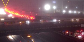 Alerta Roja por choque a la altura de la I-85 y I-285. Foto: Twitter/@WSBTraffic.