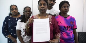 Familiares de Tangaraju Suppiah, condenado a muerte en Singapur, piden clemencia. EFE/EPA/HOW HWEE YOUNG
