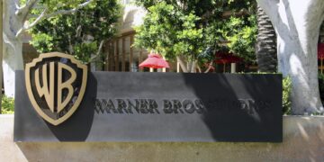 Fotografía de archivo en la que se registró el logo de la productora audiovisual estadounidense Warner Bros, en Los Ángeles (CA, EE.UU.). EPA/Christoph Dernbach