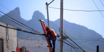 La Secretaría de Servicios Públicos ha intervenido 119 colonias de mil 200 que tiene Monterrey para el retiro de cableado en desuso (Reporte índigo)