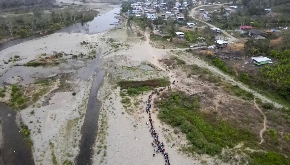 La policía de fronteras panameña informó el miércoles 31 de mayo de 2023 de la muerte de tres sujetos armados que se dedicaban presuntamente a robar a los migrantes en enfrentamiento con uniformados. (AP Foto/Natacha Pisarenko)