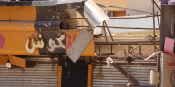 Imagen reciente de edificios dañados por los enfrentamientos del Ejército y los paramilitares en Jartum. EFE/EPA/STRINGER