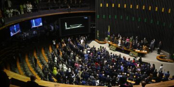Fotografía de archivo de una sesión en la Cámara de Diputados de Brasil. EFE/ Andre Borges