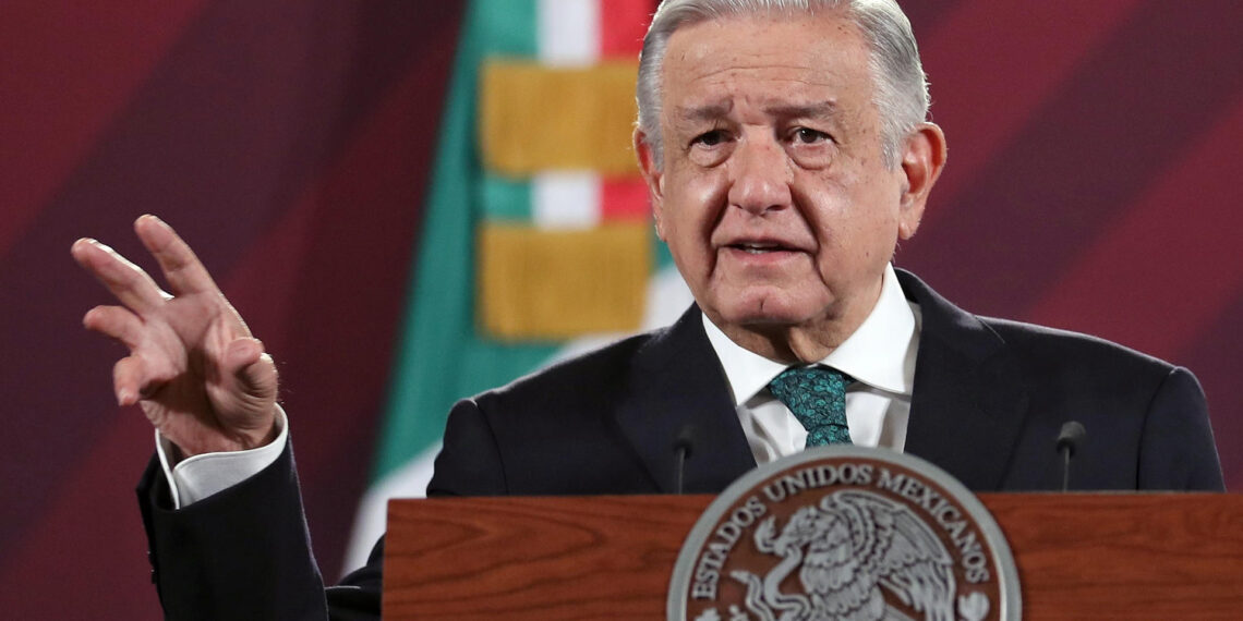 El presidente de México, Andrés Manuel López Obrador, habla durante una rueda de prensa hoy, en el Palacio Nacional, en Ciudad de México. (México). EFE/Sáshenka Gutiérrez