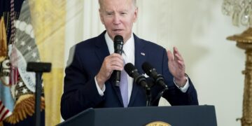 El presidente de Estados Unidos, Joe Biden, fue registrado este lunes, 1 de mayo, en la Casa Blanca, en Washington DC (EE.UU.). EFE/Michael Reynolds/Pool