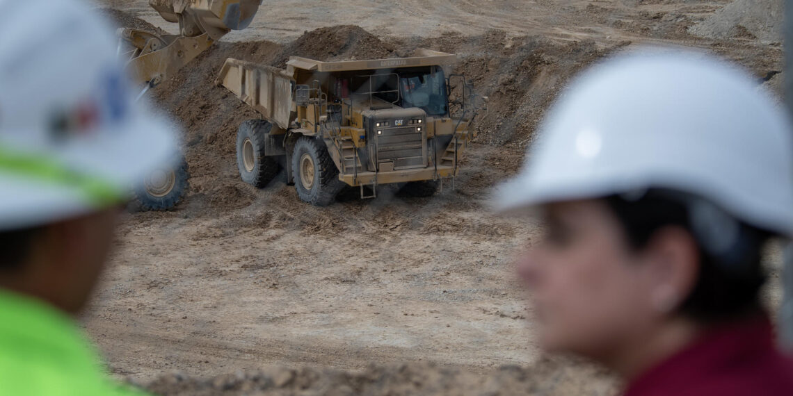 Fotografía que muestra una vista general de los trabajos en una mina en el estado de Coahuila. Imagen de archivo. EFE/ Miguel Sierra