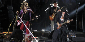Vista del grupo estadounidense Aerosmith durante un concierto, en una fotografía de archivo. EFE/Victor Lerena.