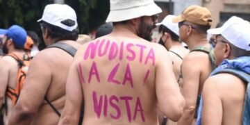 Manifestante de la marcha nudista hoy en CDMX. Foto: Eduardo Miranda