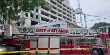 Investigación en curso después de que una grúa colapsara en Midtown Atlanta. Foto: ANF