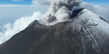 Protección Civil prevé que las lluvias de los próximos días se mezclen con los escombros del volcán y desciendan por las laderas (Indigo Staff)