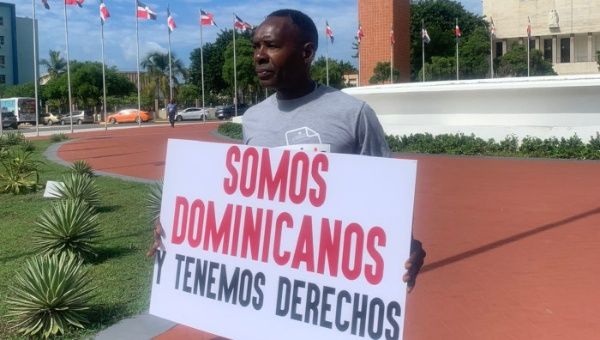 Dominicanos con ascendencia haitiana realizarán un plantón en el Congreso de República Dominicana, a nueve años de la implementación de la Ley 169-14, sobre la restitución de la nacionalidad. | Foto: Twitter @Anderdsonjean