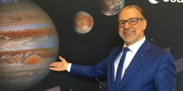El director general de la ESA, Josef Aschbacher, en el Centro Europeo de Astronomía Espacial en Villanueva de la Cañada, Madrid. EFE/NG