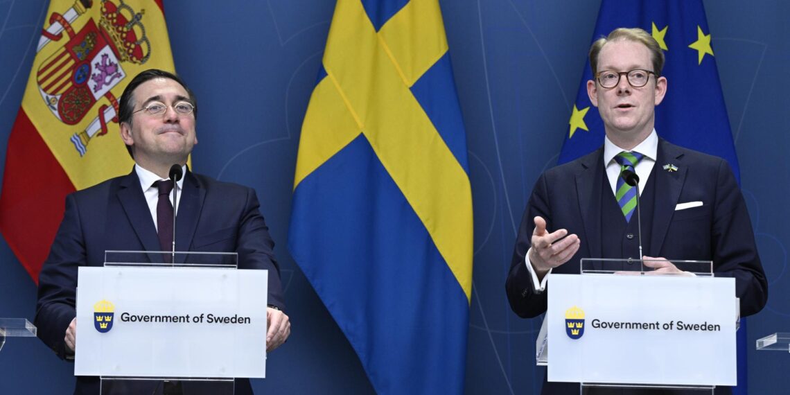 El ministro español de Exteriores, Jose Manuel Albares (I), y su homólogo sueco, Tobias Billstrom.
 EFE/EPA/Anders Wiklund SWEDEN OUT