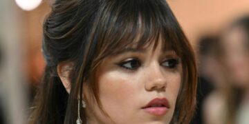 Jenna Ortega criticada tras afirmar que Merlina Addams es un personaje latino (Revista Clase)