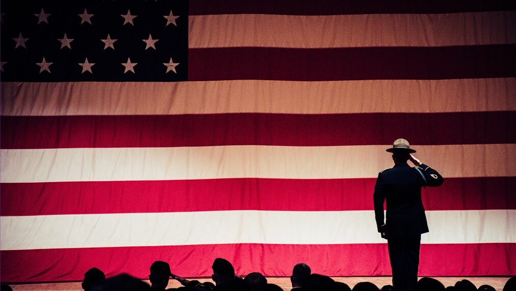 Saludo a la bandera de Estados Unidos. Foto: Pexels/
Brett Sayles