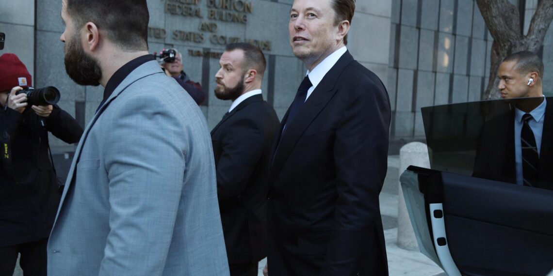 El magnate Elon Musk (c), en una fotografía de archivo. EFE/EPA/GEORGE NIKITIN