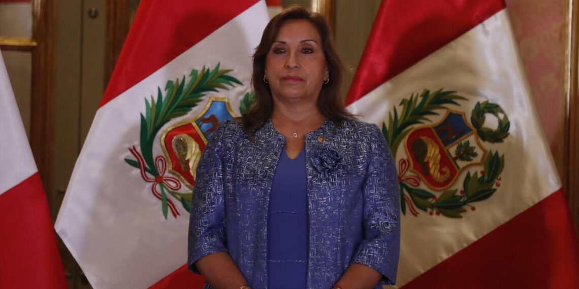 La presidenta de Perú, Dina Boluarte, en una fotografía de archivo. EFE/ Paolo Aguilar