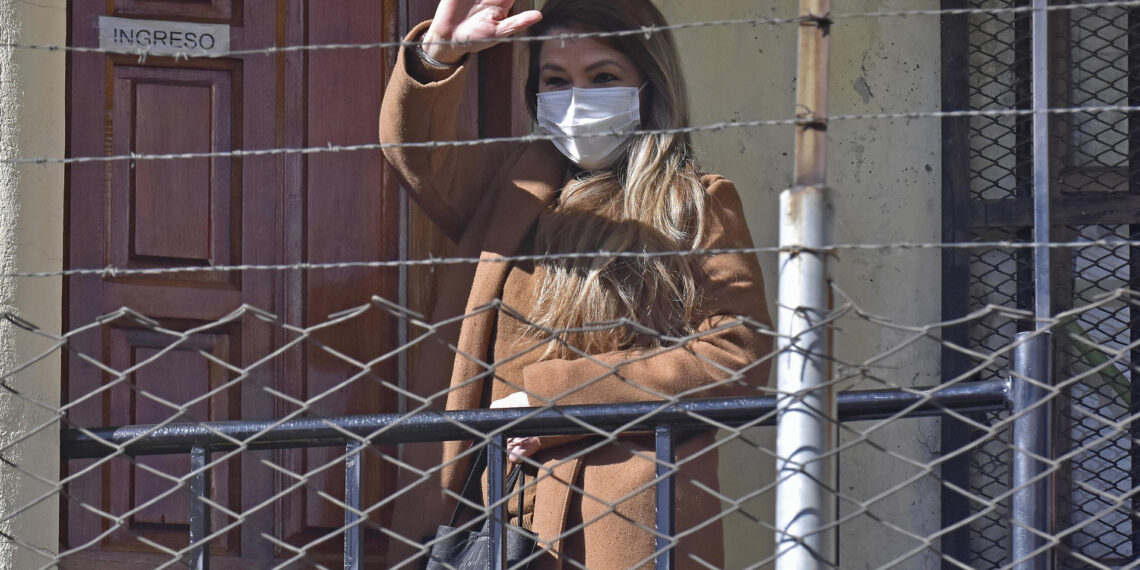 Fotografía de archivo fechada el 15 de junio de 2022 que muestra a la expresidenta interina de Bolivia Jeanine Áñez en la cárcel de Mujeres de Miraflores, en La Paz (Bolivia). EFE/Stringer