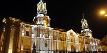 Fotografía de archivo en la que se registró la catedral de la ciudad de Arequipa. EFE/Str