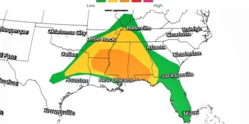Alrededor de 40 millones de personas en todo el sur de EE.UU. están en riesgo de mal tiempo este domingo mientras las tormentas se mueven en el Valle del Bajo Mississippi y el centro de los estados de la costa del Golfo, con lo cual hay riesgo de granizo grande y vientos destructivos. (Crédito: CNN)