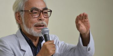 Fotografía de archivo en la que se registró al cineasta japonés Hayao Miyazaki, en Tokio (Japón). EFE/Franck Robichon