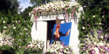 Imagen de archivo del mausoleo de Celia Cruz en el cementerio de Woodlawn, en El Bronx. EFE/MIGUEL RAJMIL
