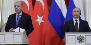 Recep Tayyip Erdogan, presidente de Turquía (izquierda en la imagen) y su homólogo ruso Vladimir Putin (archivo)Imagen: Mikhail Metzel/ITAR-TASS/IMAGO