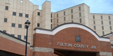 La cárcel del condado de Fulton necesita supervisión, dicen las autoridades