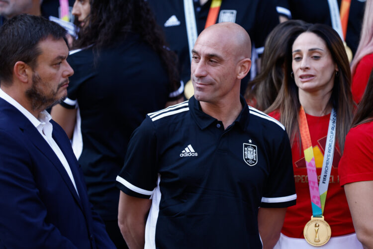 Victor Francos and Luis Rubiales during the reception of Pedro Sanchez, First Minister of Spain, to the players and staff of Spain Women Team as World Champions after winning the FIFA Women's World Cup Australia & New Zealand 2023 at Palacio de la Moncloa on august 22, 2023, in Madrid, Spain.

Oscar J. Barroso / Afp7 

22/08/2023 ONLY FOR USE IN SPAIN