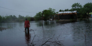 Depresión formada en Golfo de México tocará tierra como tormenta tropical este martes. Foto de EFE